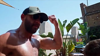 [Anal Sex, Dois Pirocudos, Em Passivo Guloso] Dois Pirocudos Peludos Fazem DP Em Passivo Guloso